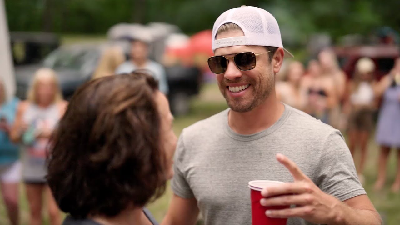 Dustin Lynch – Stars Like Confetti (Official Music Video)